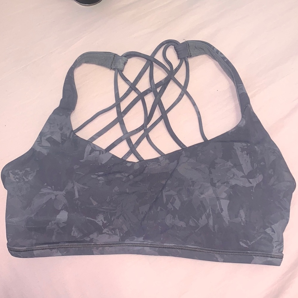 Lululemon sports bra